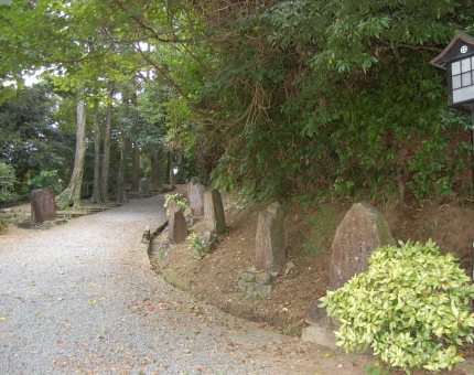 いろは歌歌碑が並ぶ鹿児島県加世田にある「いにしえの道」